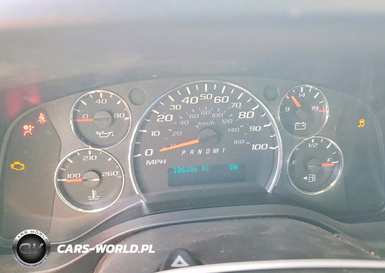 2018 Chevrolet Express G2500 VIN:1GCWGAFP1J1263822 - 9