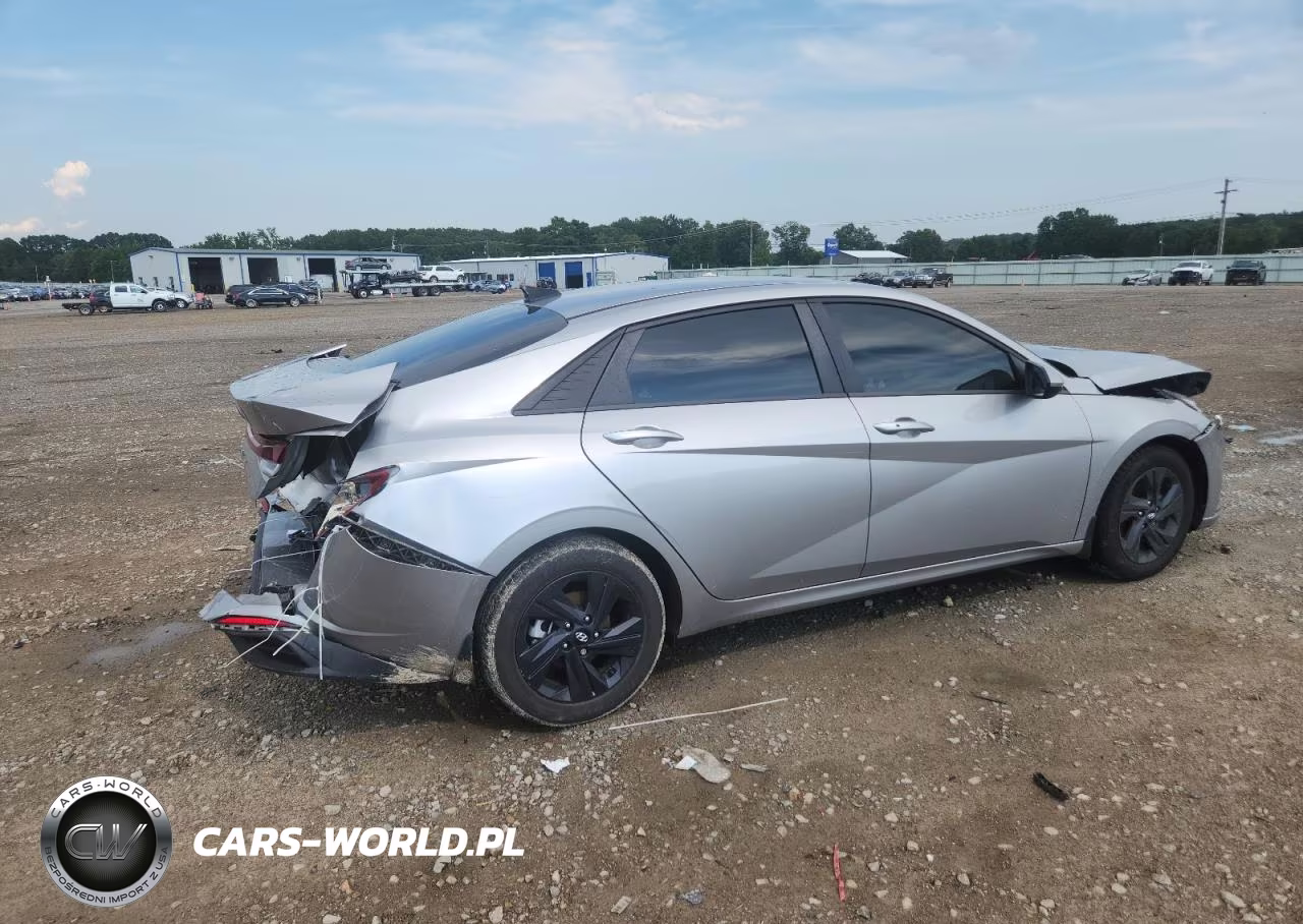 2022 Hyundai Elantra Sel VIN:5NPLM4AGXNH065565 - 3