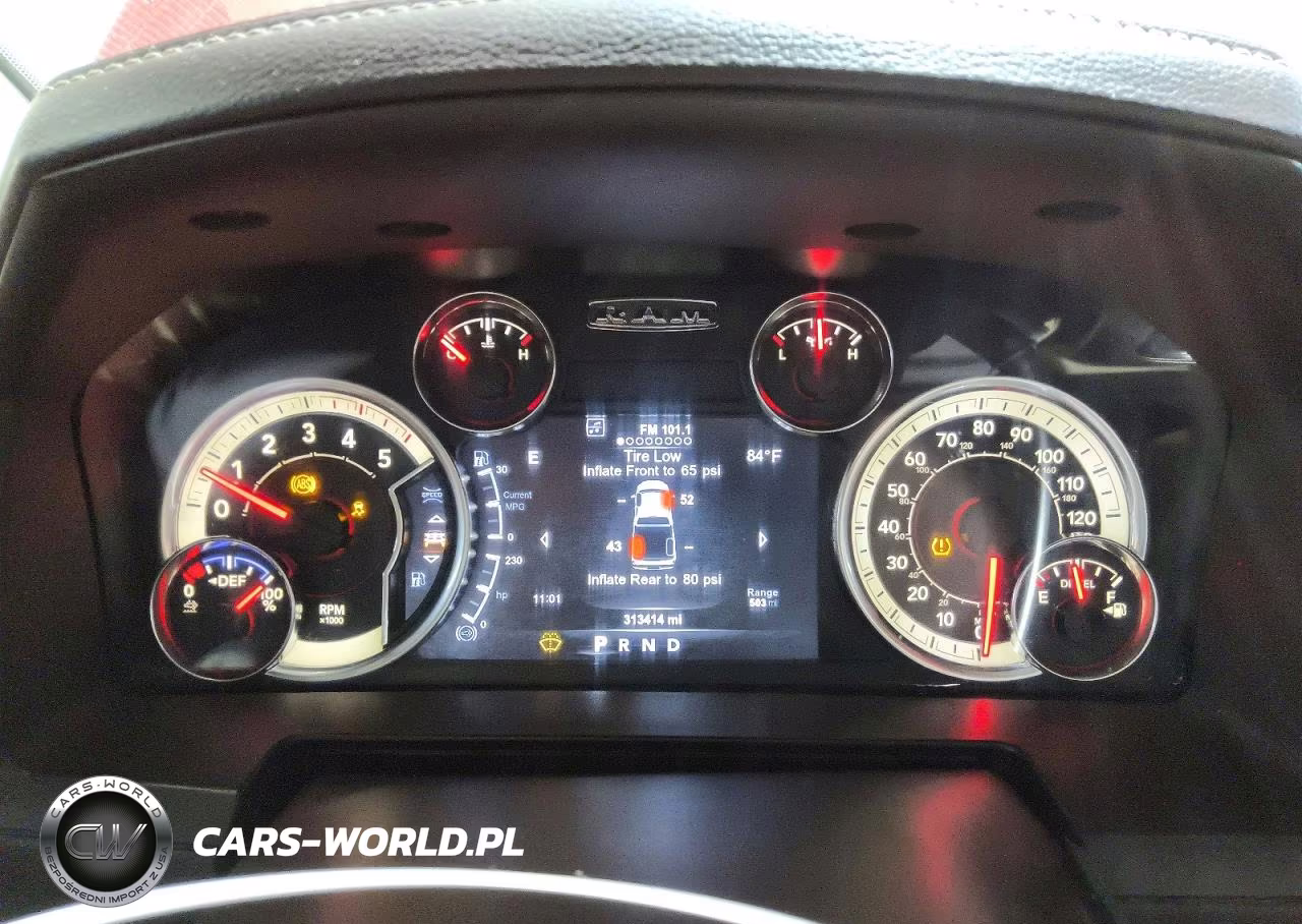 2018 Ram 2500 Laramie VIN:3C6UR5FL6JG121707 - 9