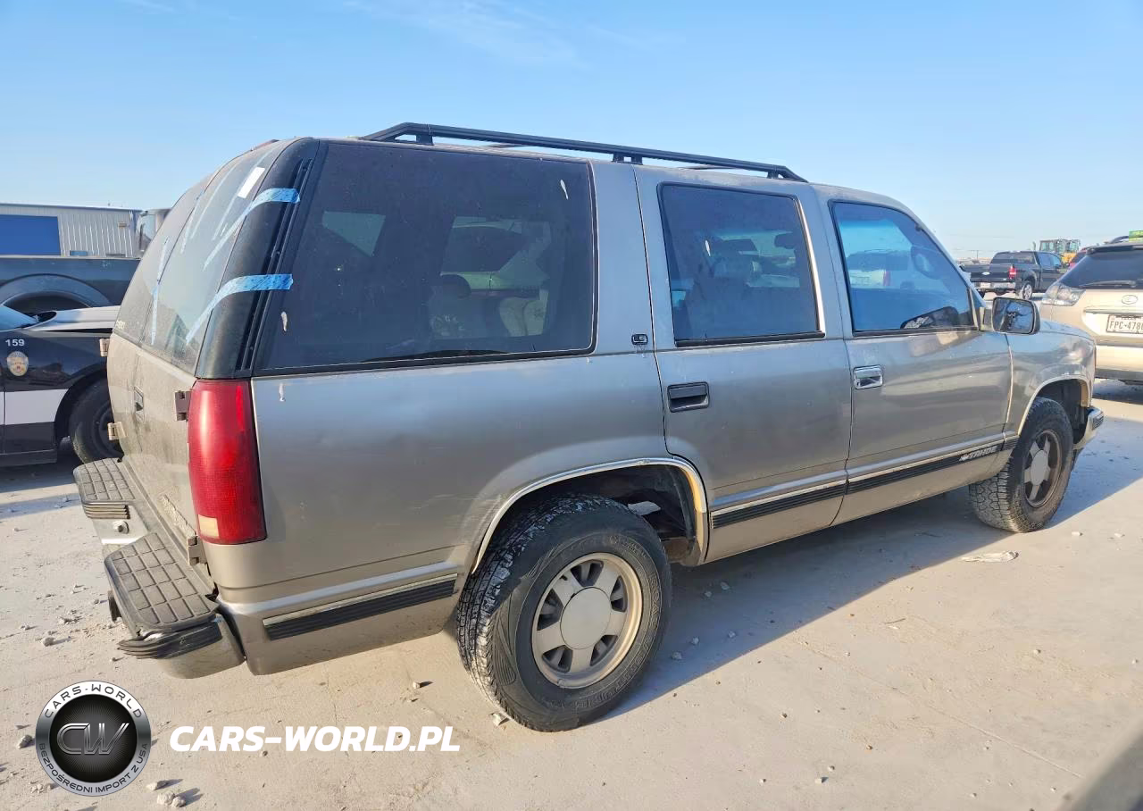 1999 Chevrolet Tahoe C1500 VIN:1GNEC13R6XJ483194 - 3
