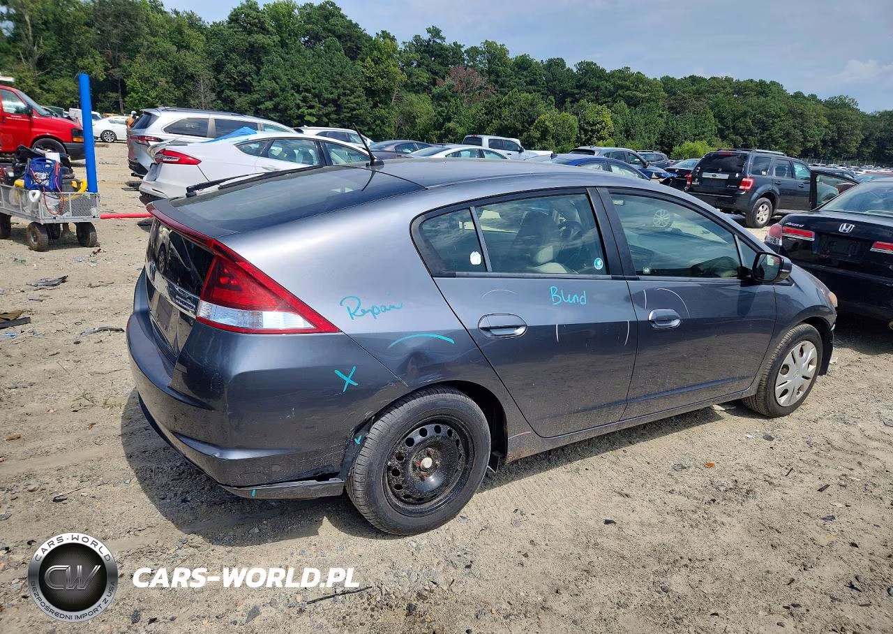 2013 Honda Insight VIN:JHMZE2H33DS002353 - 3