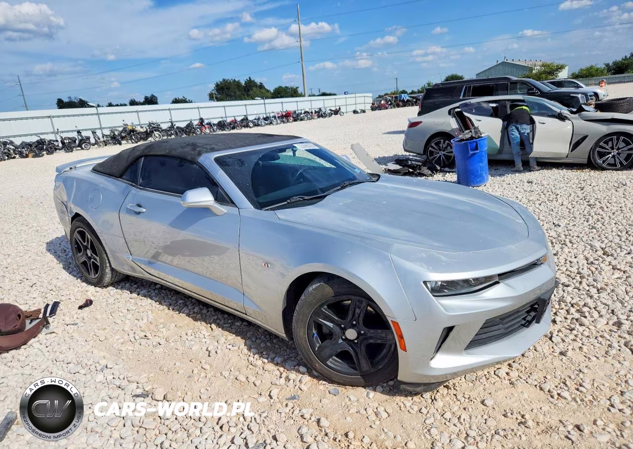 2017 Chevrolet Camaro Lt VIN:1G1FB3DX3H0212084 - 4