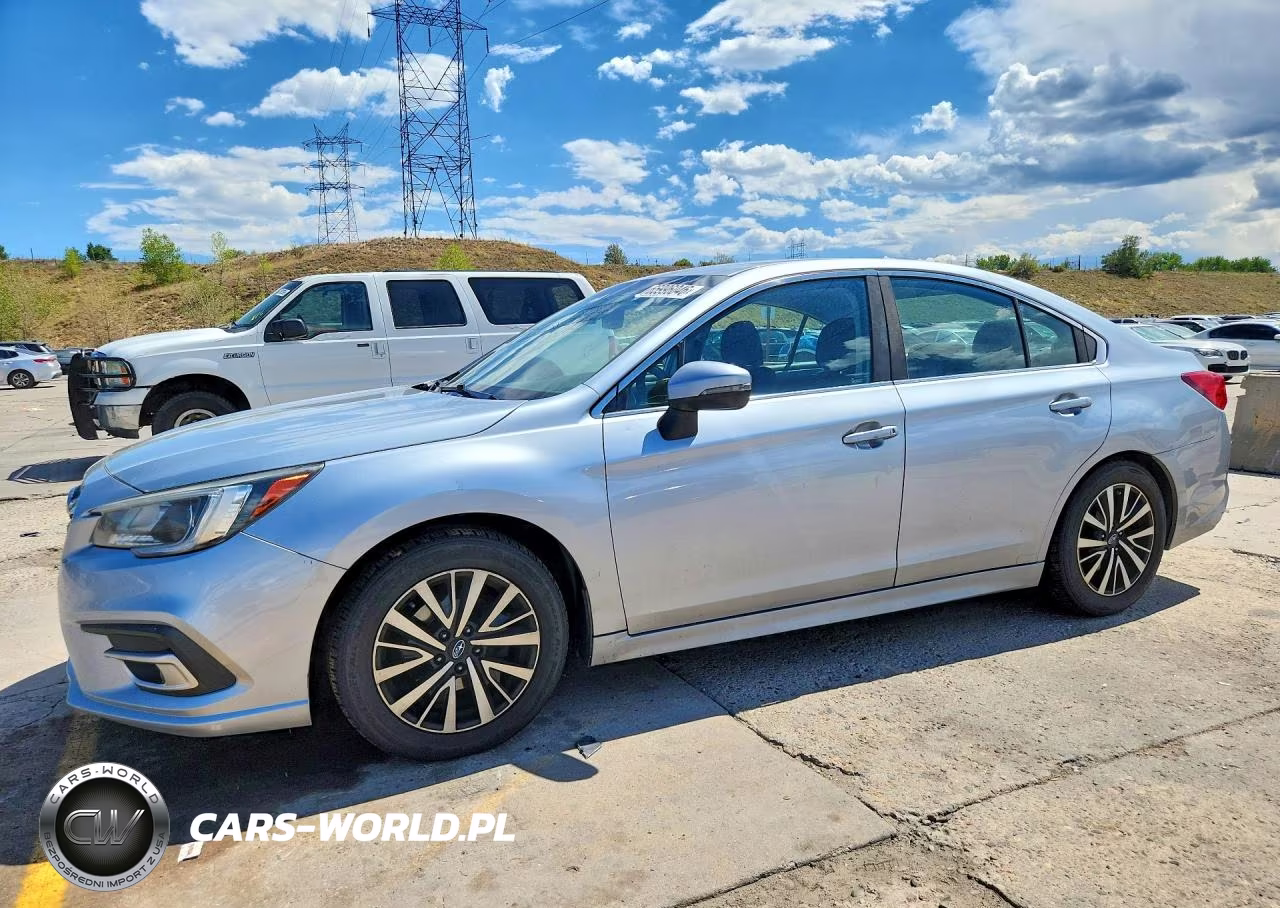 2018 Subaru Legacy 2.5I Premium VIN:4S3BNAF62J3022142 - 1