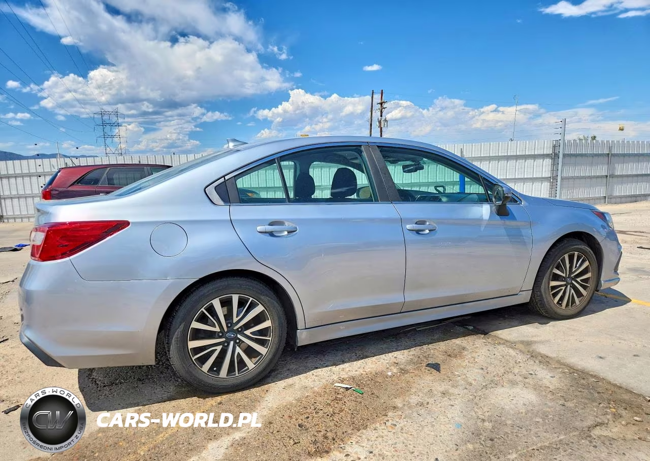 2018 Subaru Legacy 2.5I Premium VIN:4S3BNAF62J3022142 - 3