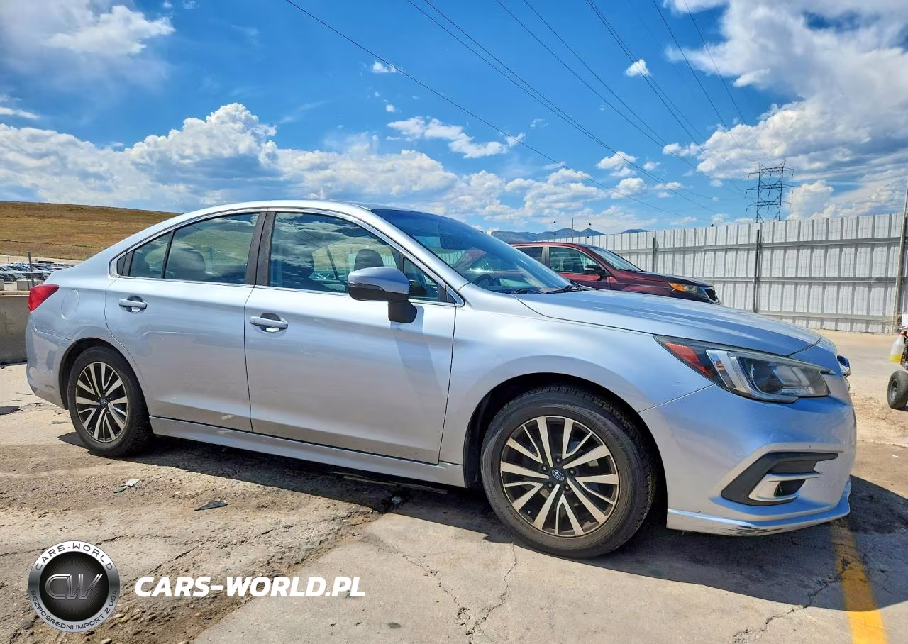 2018 Subaru Legacy 2.5I Premium VIN:4S3BNAF62J3022142 - 4