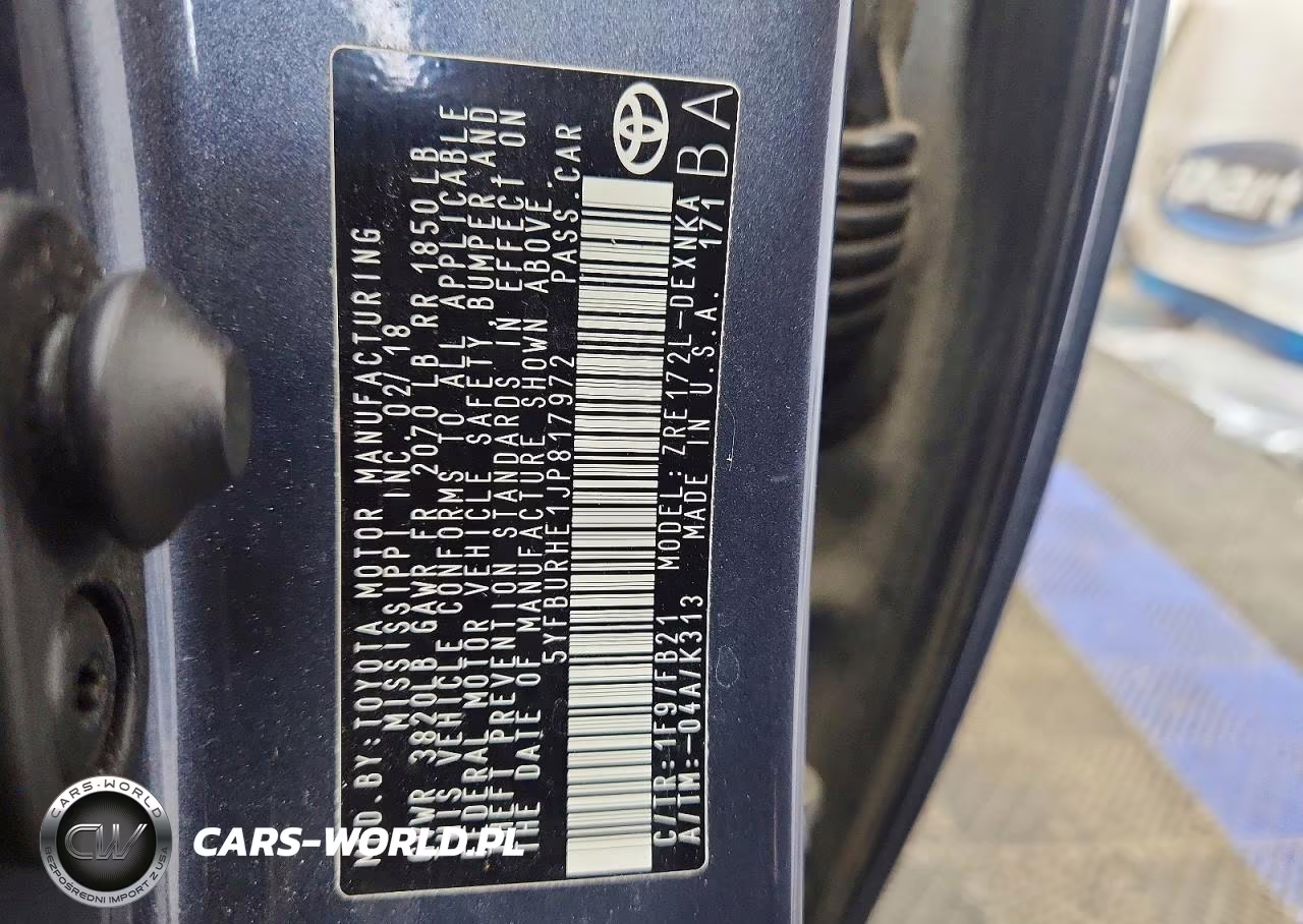 2018 Toyota Corolla Le VIN:5YFBURHE1JP817972 - 12