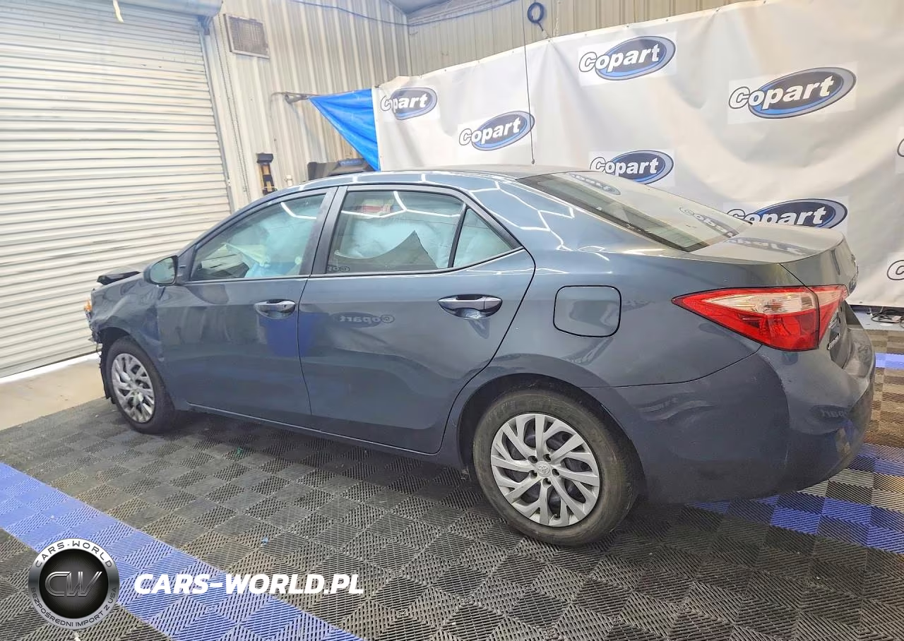 2018 Toyota Corolla Le VIN:5YFBURHE1JP817972 - 2