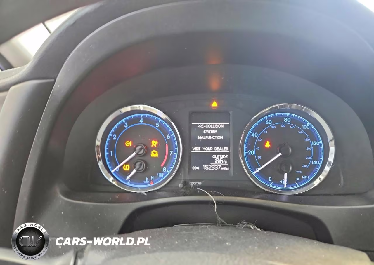 2018 Toyota Corolla Le VIN:5YFBURHE1JP817972 - 9