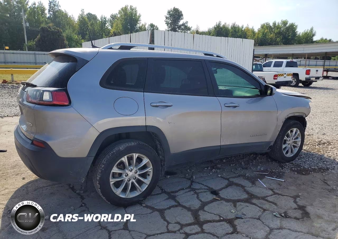 2020 Jeep Cherokee Latitude VIN:1C4PJLCBXLD645441 - 3