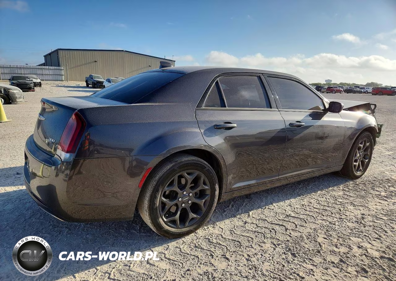 2019 Chrysler 300 S VIN:2C3CCAGGXKH569793 - 3
