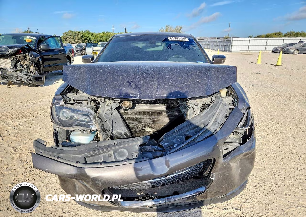2019 Chrysler 300 S VIN:2C3CCAGGXKH569793 - 5
