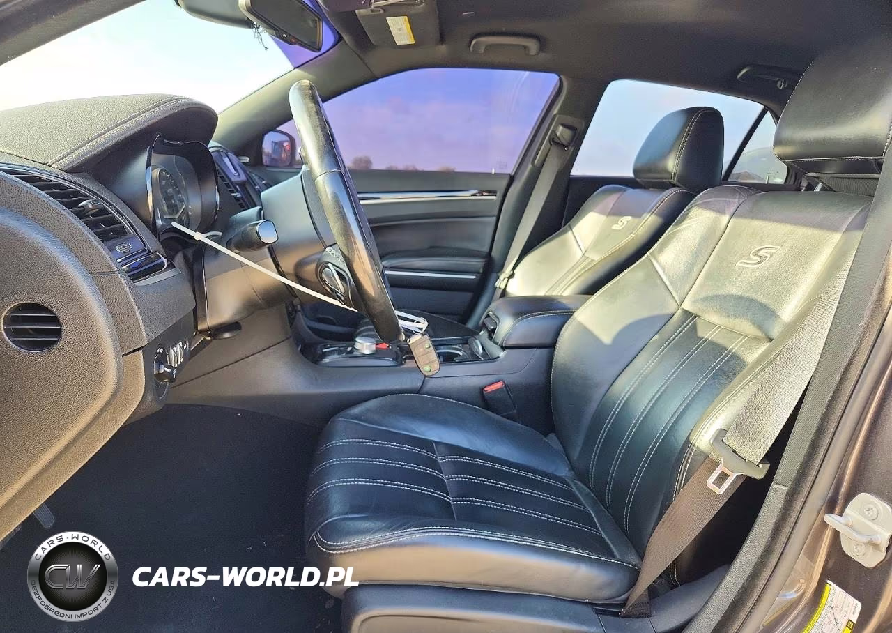 2019 Chrysler 300 S VIN:2C3CCAGGXKH569793 - 7