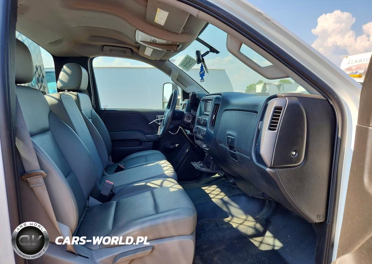2015 Chevrolet Silverado C3500 VIN:1GB3CYC86FF612699 - 10