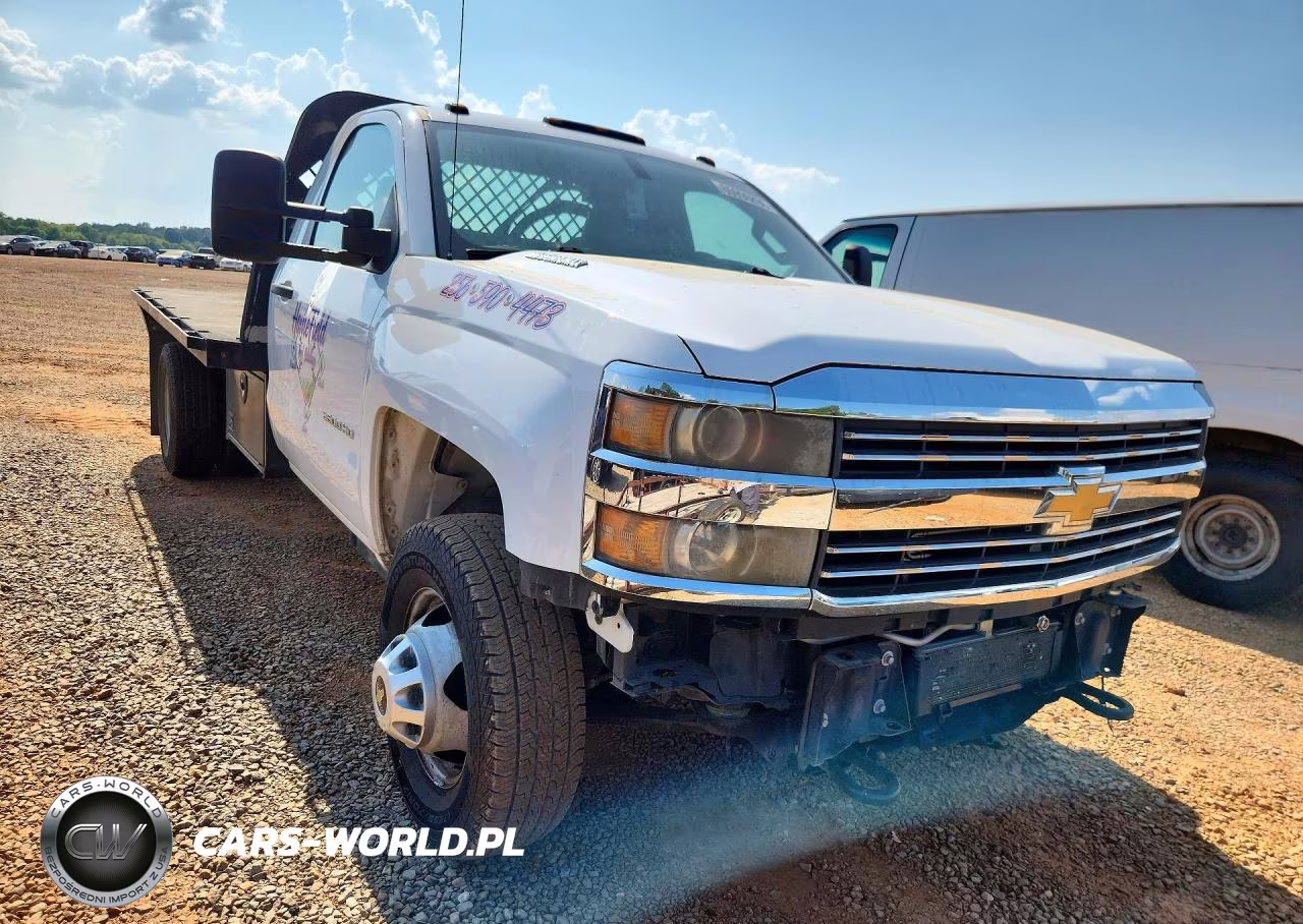 2015 Chevrolet Silverado C3500 VIN:1GB3CYC86FF612699 - 4