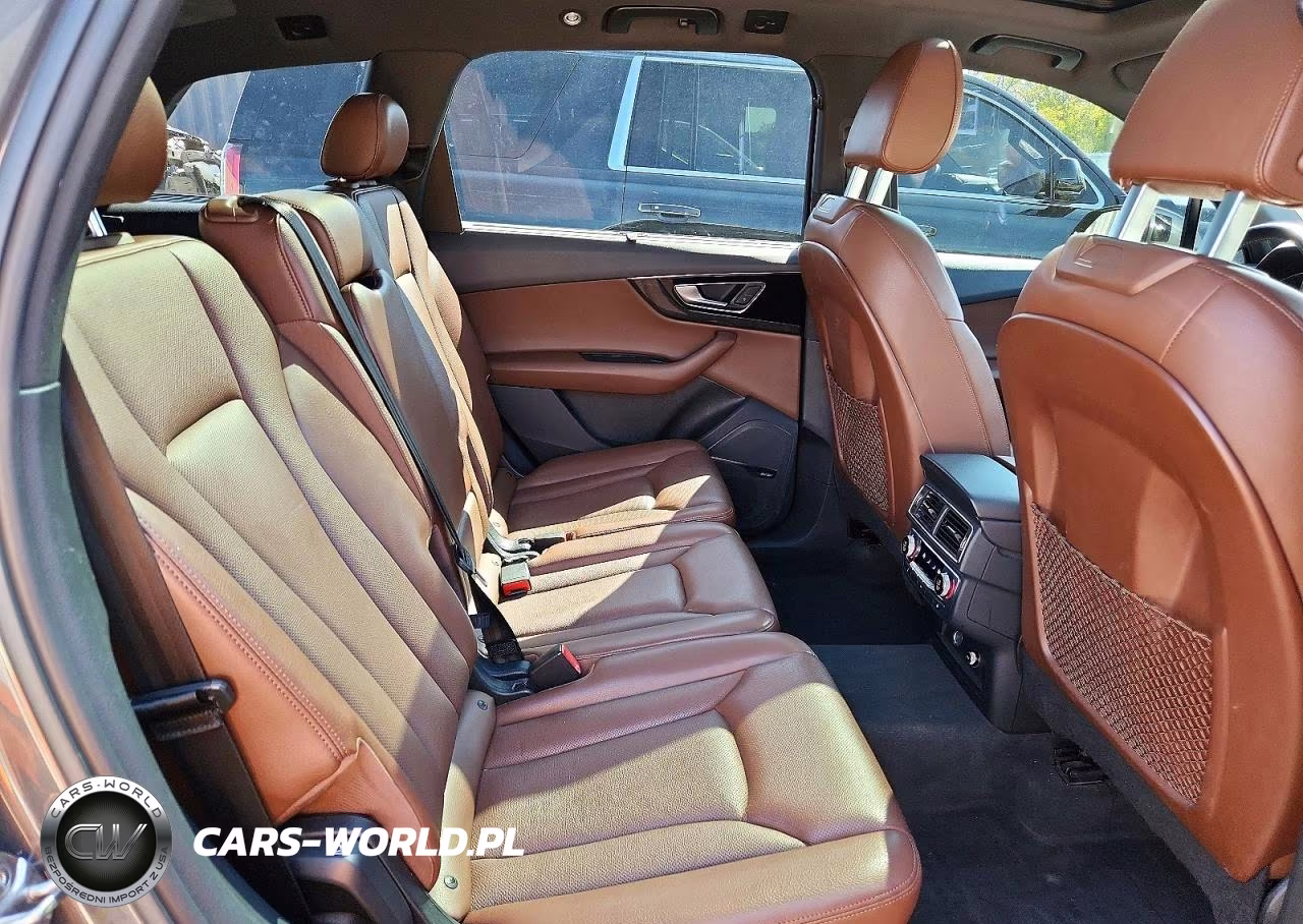 2018 Audi Q7 Prestige VIN:WA1VAAF77JD045440 - 11