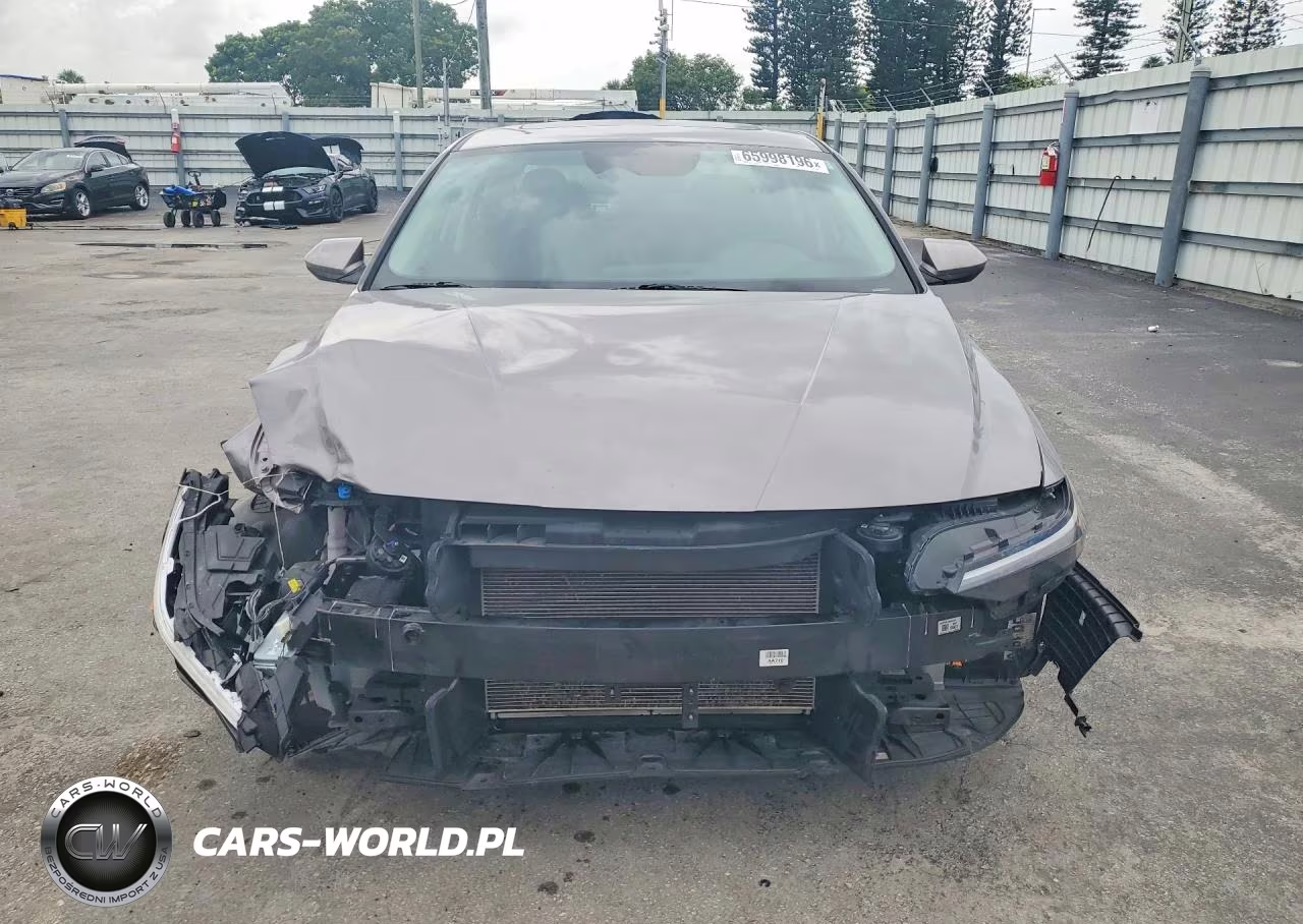 2024 Hyundai Elantra Sel VIN:KMHLS4DGXRU690153 - 5
