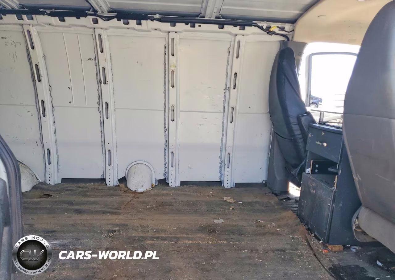 2017 Chevrolet Express G2500 Van VIN:1GCWGBFF8H1113763 - 11