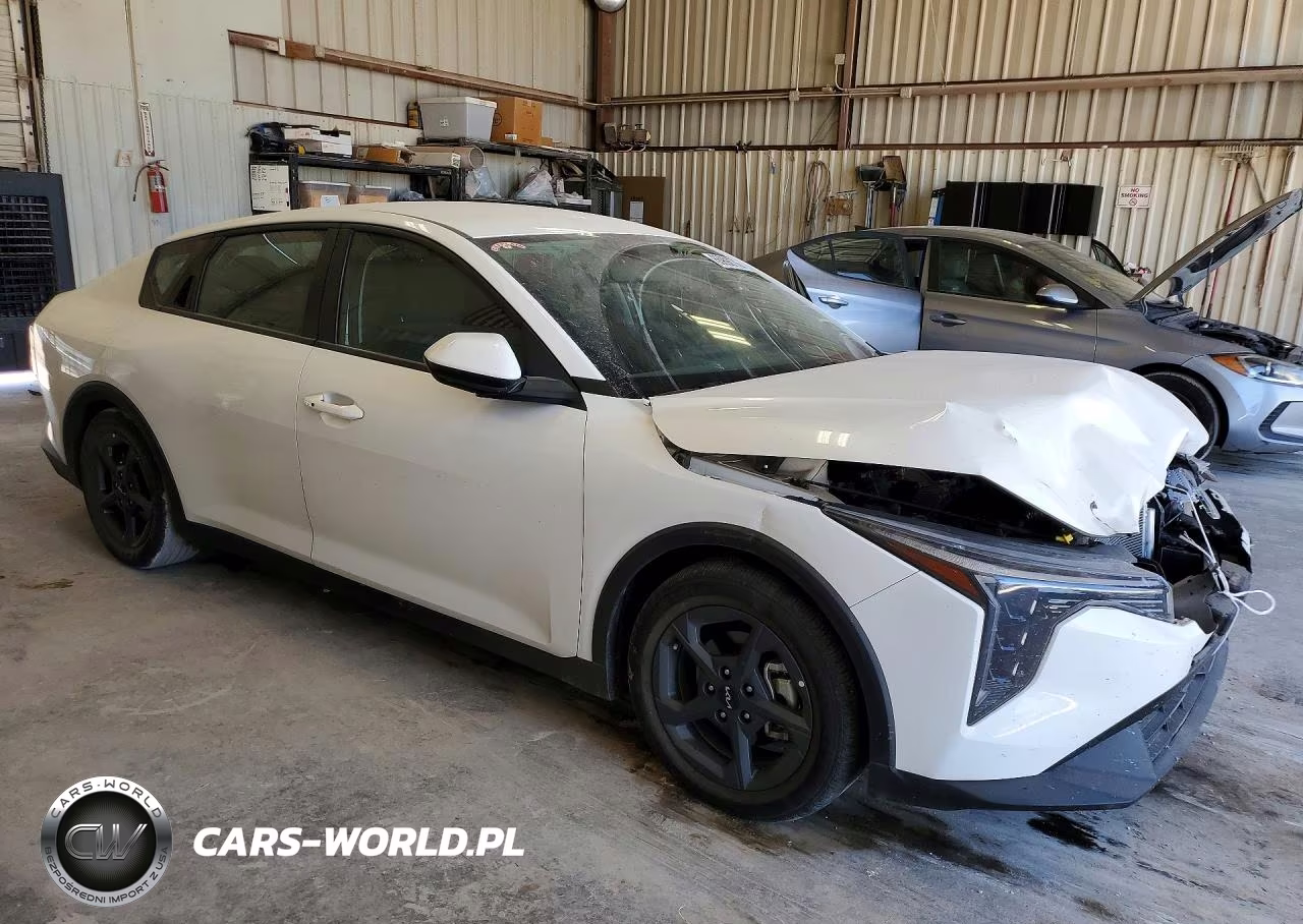 2025 Kia K4 Lxs VIN:3KPFT4DEXSE084076 - 4