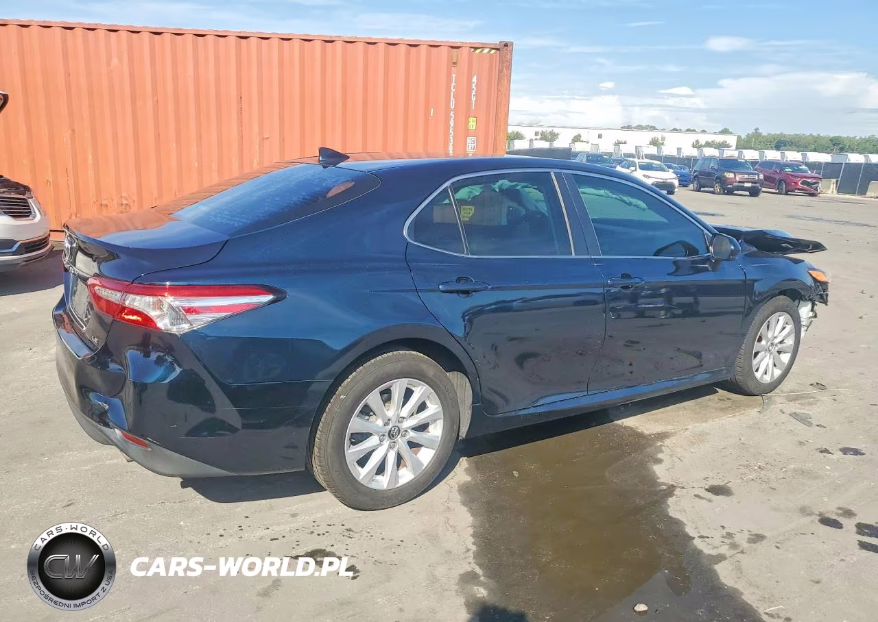 2020 Toyota Camry Le VIN:4T1C11AK7LU895298 - 3