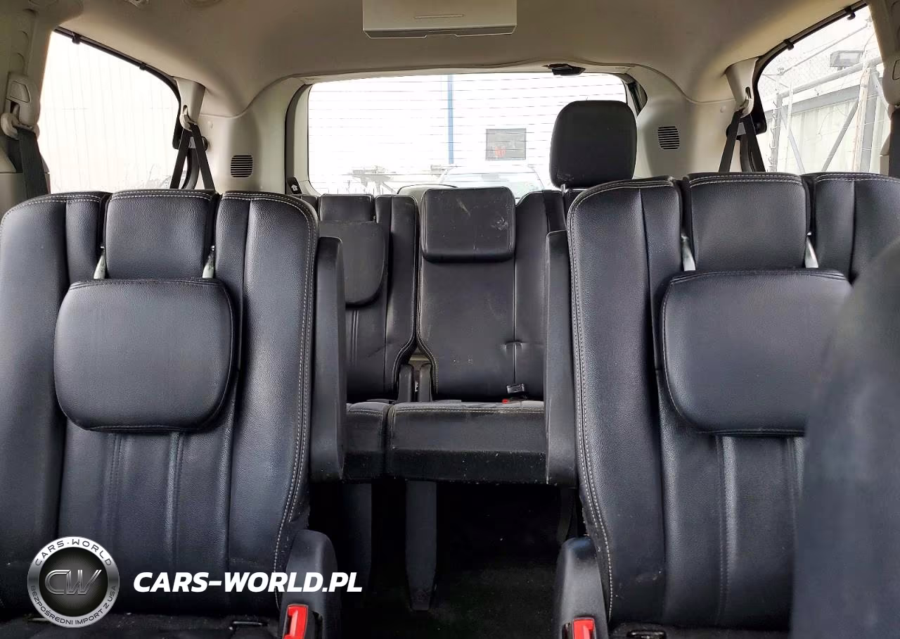 2014 Chrysler Town & Country Touring VIN:2C4RC1BGXER409845 - 10