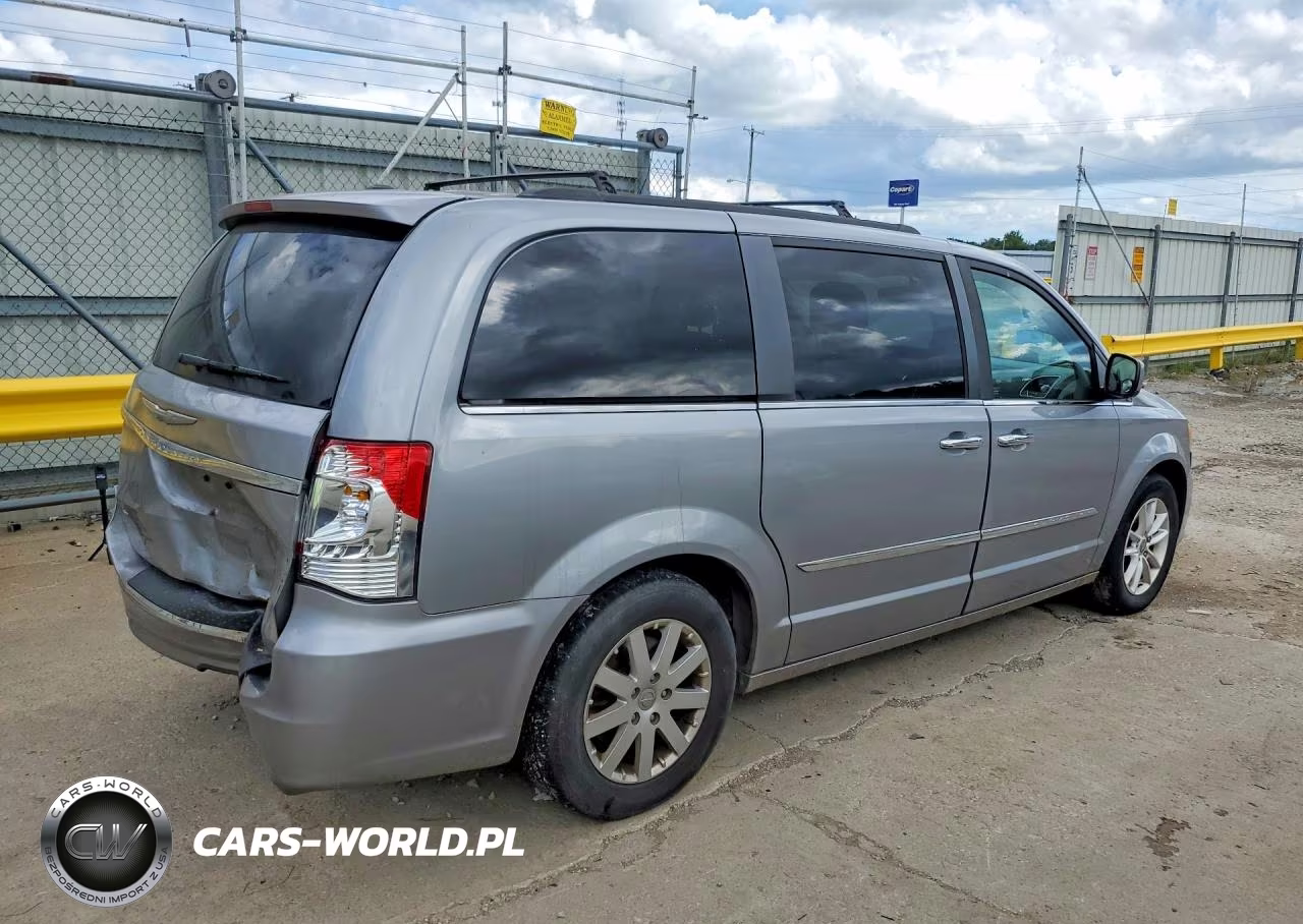2014 Chrysler Town & Country Touring VIN:2C4RC1BGXER409845 - 3