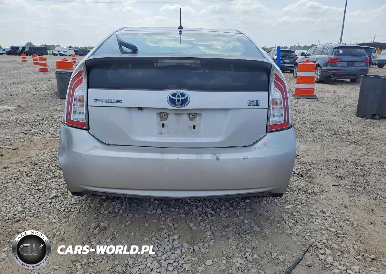 2015 Toyota Prius Two VIN:JTDKN3DU4F0400466 - 6