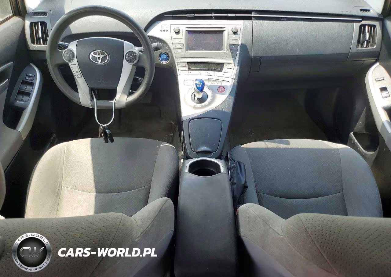 2015 Toyota Prius Two VIN:JTDKN3DU4F0400466 - 8