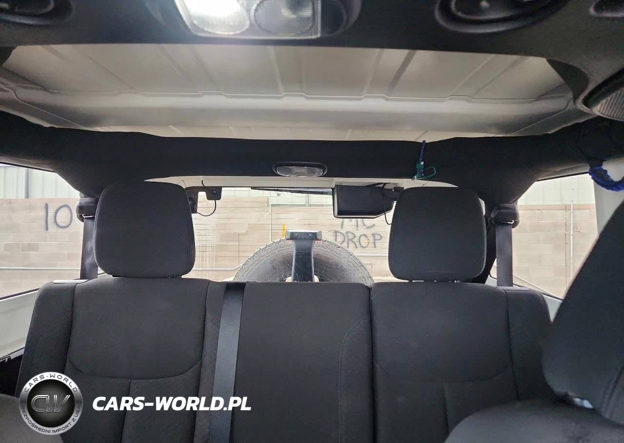2016 Jeep Wrangler Unlimited Sport VIN:1C4BJWDG2GL209801 - 10