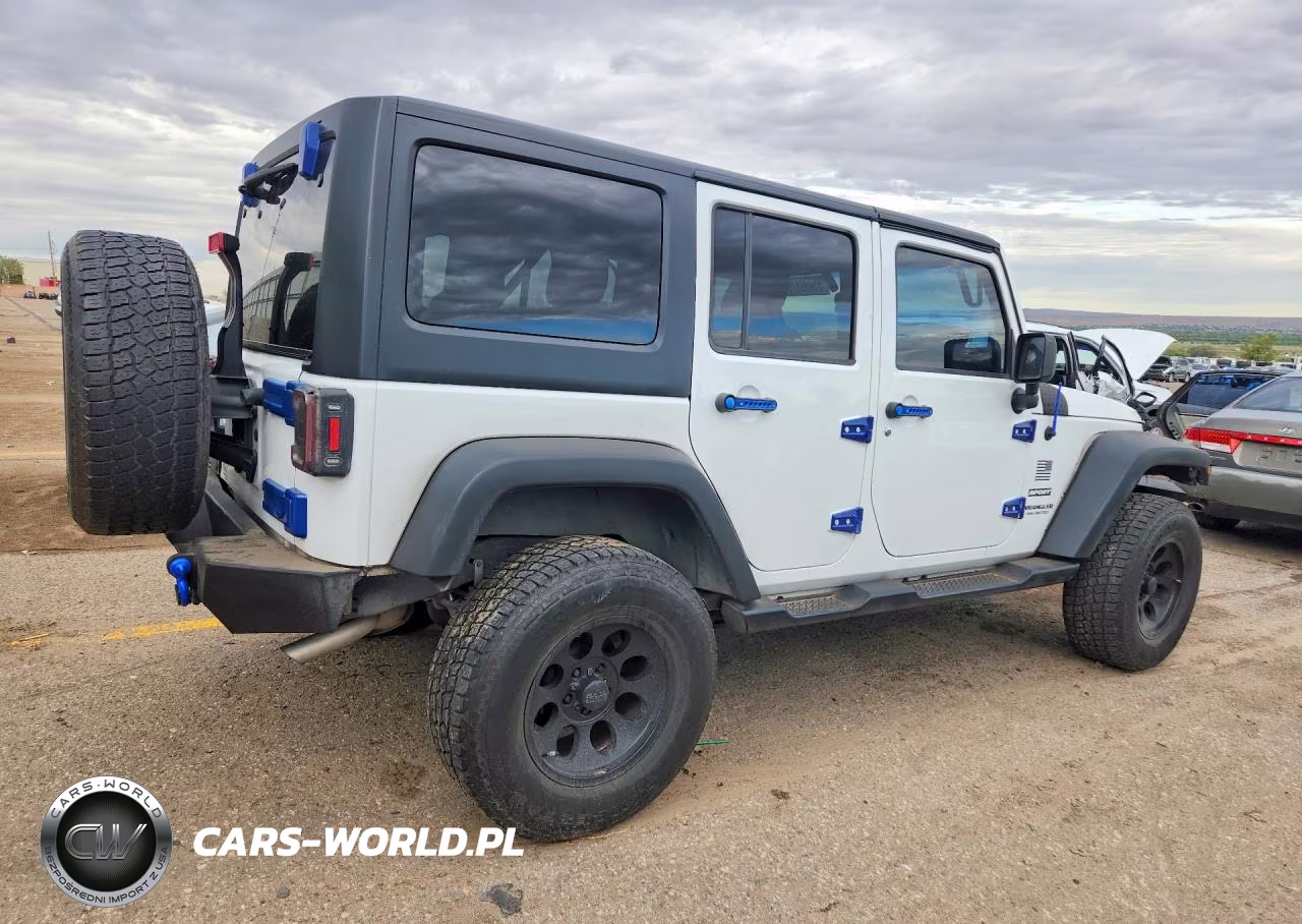 2016 Jeep Wrangler Unlimited Sport VIN:1C4BJWDG2GL209801 - 3