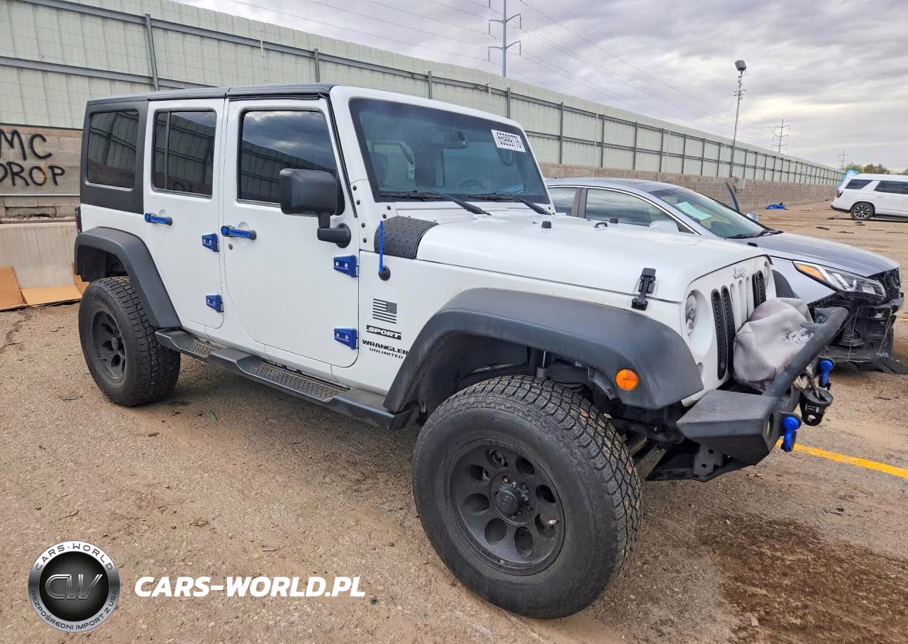 2016 Jeep Wrangler Unlimited Sport VIN:1C4BJWDG2GL209801 - 4