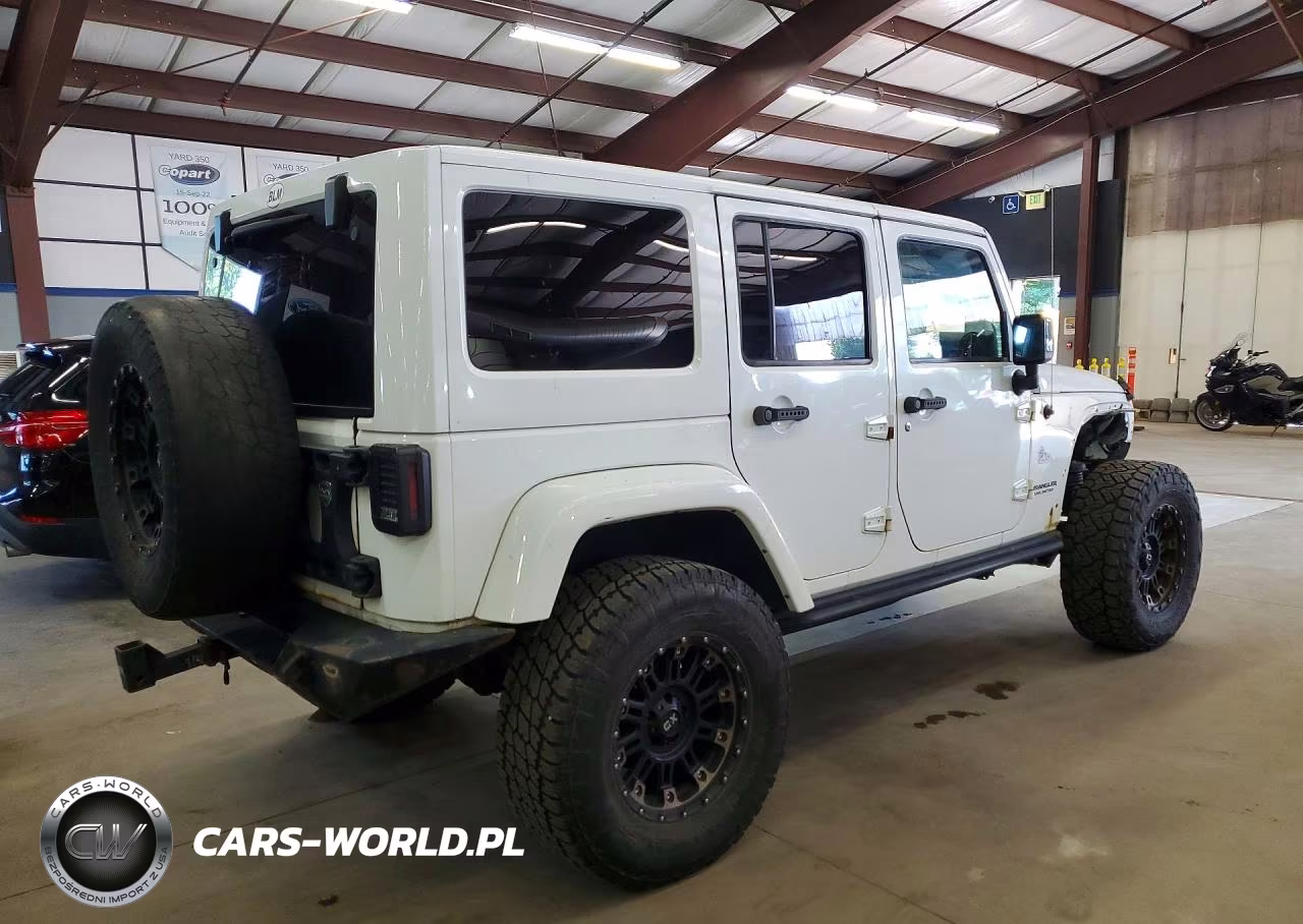 2015 Jeep Wrangler Unlimited Sahara VIN:1C4BJWEG4FL736963 - 3