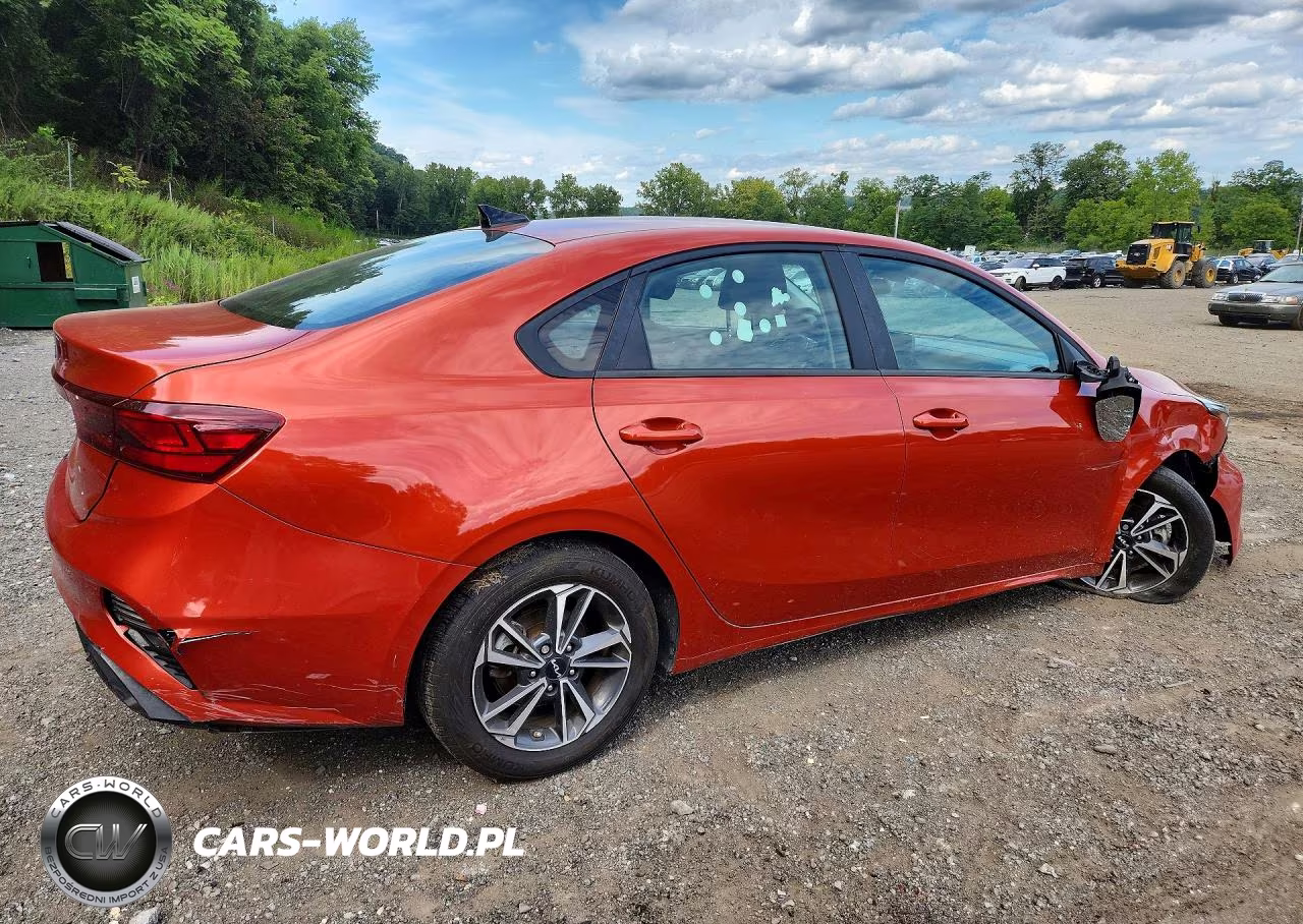 2024 Kia Forte Lxs VIN:3KPF24AD5RE717219 - 3