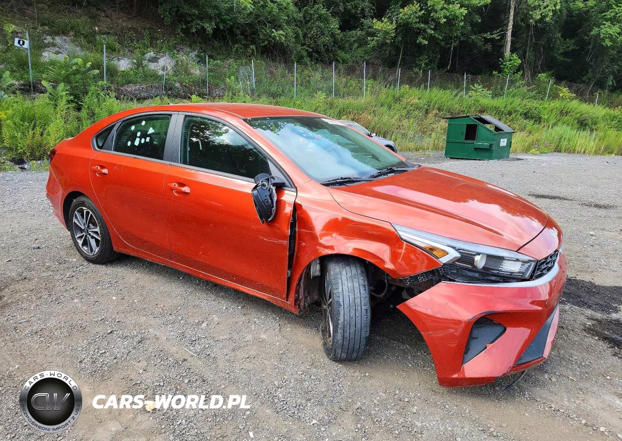 2024 Kia Forte Lxs VIN:3KPF24AD5RE717219 - 4