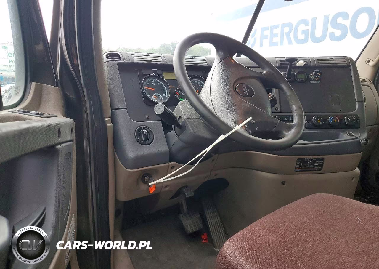 2017 Freightliner Cascadia 113 Semi Truck VIN:1FUBGBDV0HLHH2246 - 8