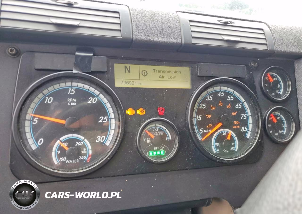 2017 Freightliner Cascadia 113 Semi Truck VIN:1FUBGBDV0HLHH2246 - 9