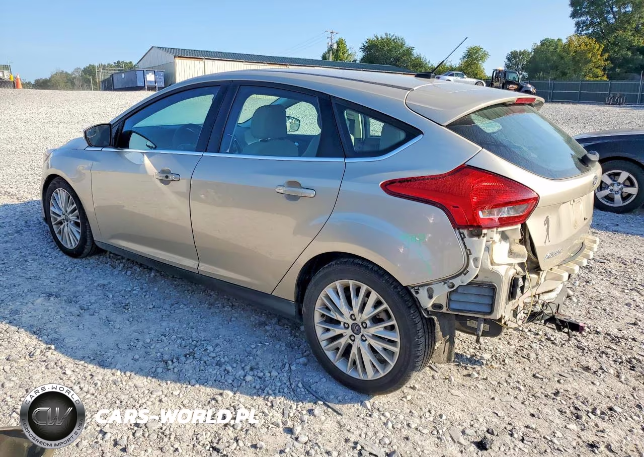 2018 Ford Focus Titanium VIN:1FADP3N23JL308679 - 2