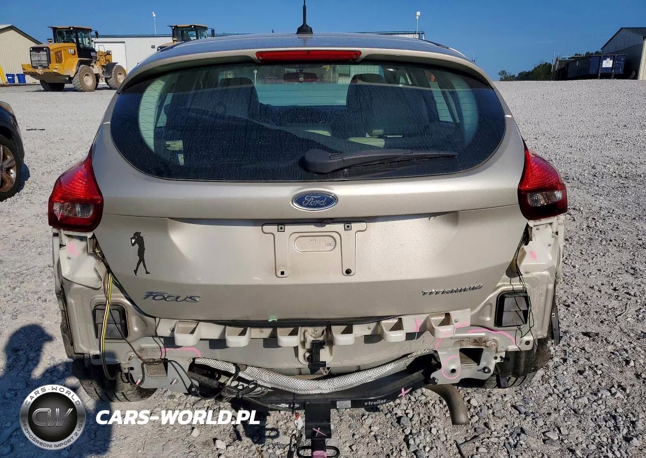 2018 Ford Focus Titanium VIN:1FADP3N23JL308679 - 6