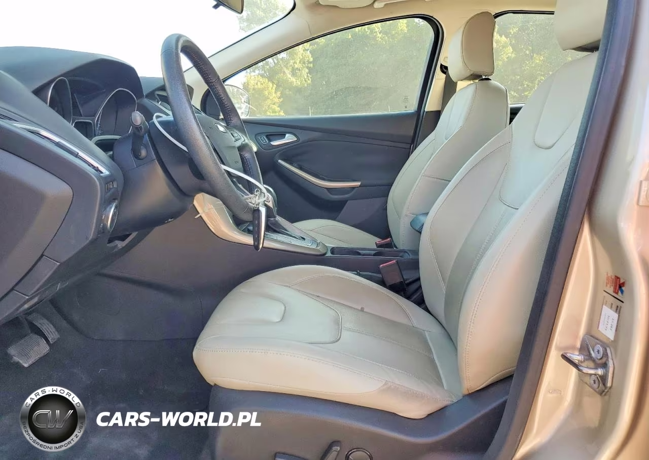 2018 Ford Focus Titanium VIN:1FADP3N23JL308679 - 7