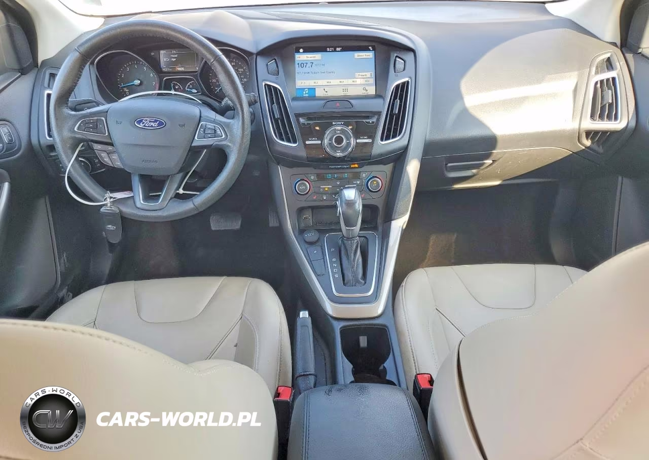 2018 Ford Focus Titanium VIN:1FADP3N23JL308679 - 8
