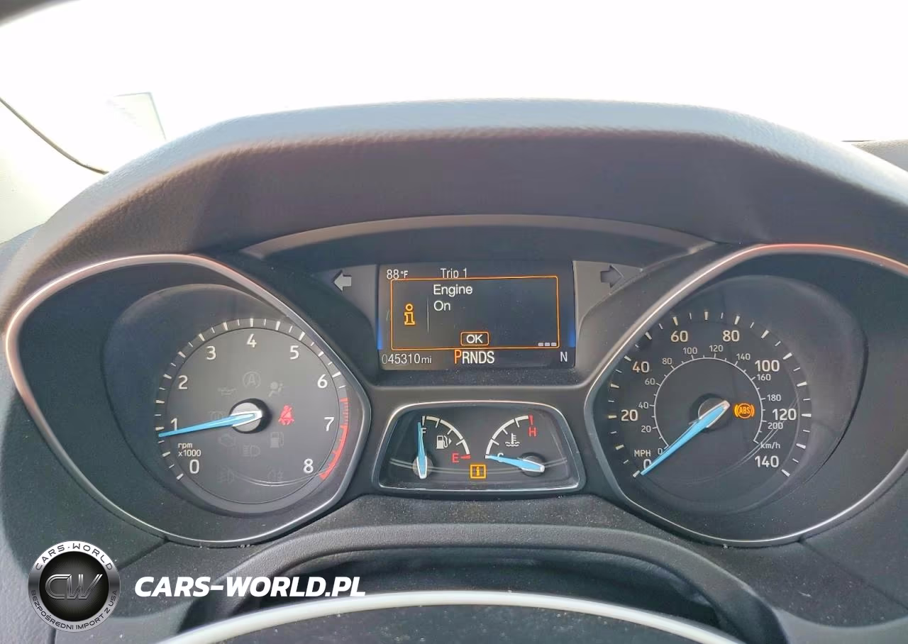 2018 Ford Focus Titanium VIN:1FADP3N23JL308679 - 9