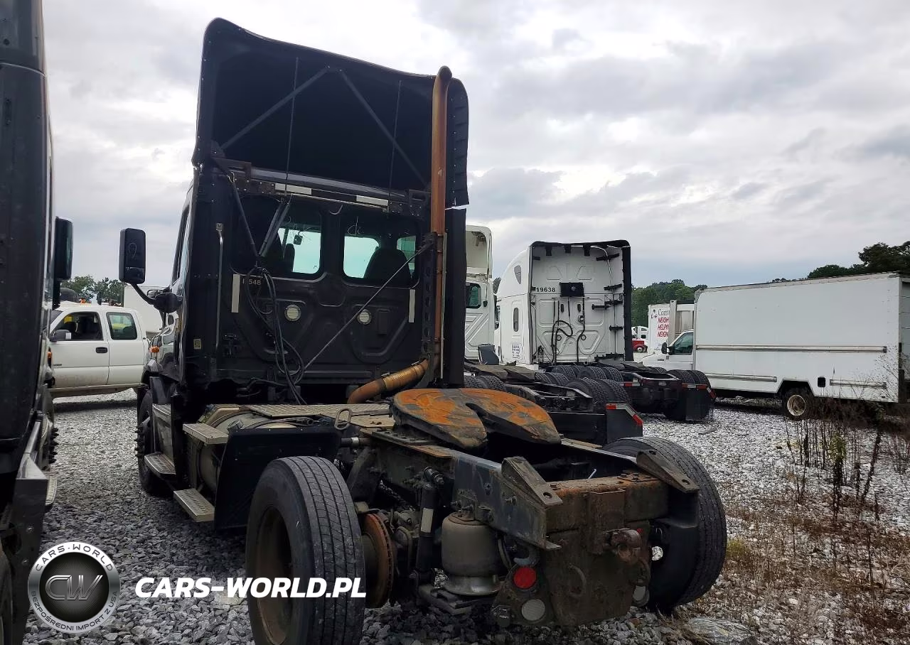 2017 Freightliner Cascadia 113 Semi Truck VIN:1FUBGBDV2HLHH2247 - 2