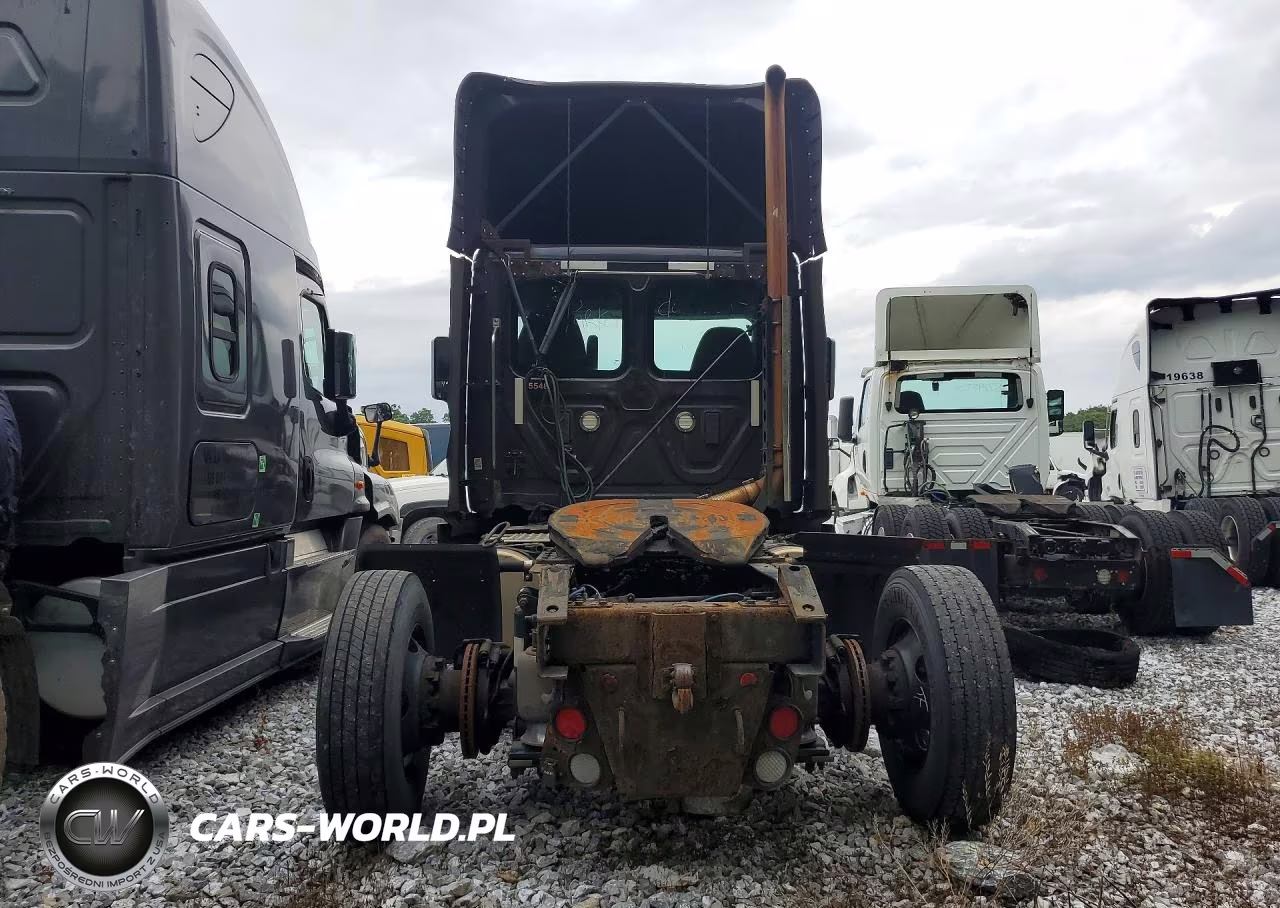 2017 Freightliner Cascadia 113 Semi Truck VIN:1FUBGBDV2HLHH2247 - 6
