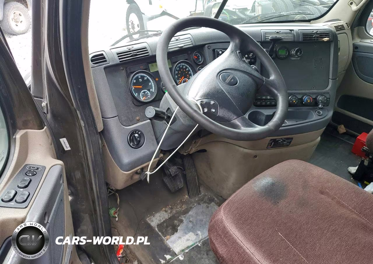 2017 Freightliner Cascadia 113 Semi Truck VIN:1FUBGBDV2HLHH2247 - 8