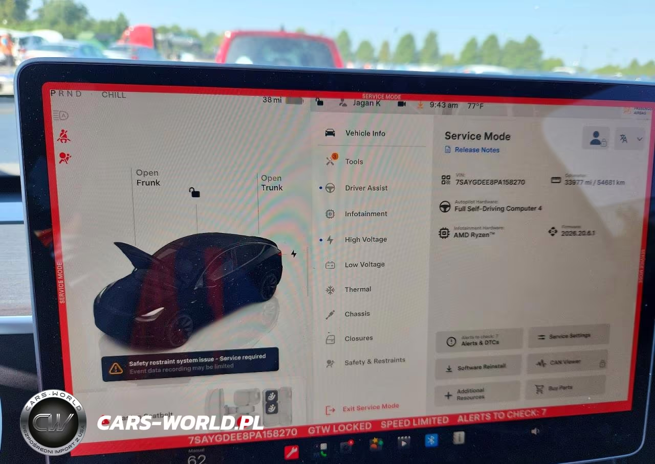 2023 Tesla Model Y VIN:7SAYGDEE8PA158270 - 9