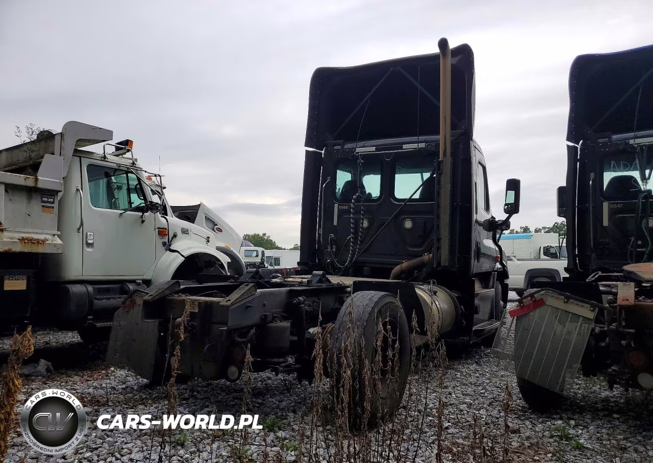 2017 Freightliner Cascadia 113 Truck Cab And Chassis VIN:1FUBGBDVXHLHH2268 - 3