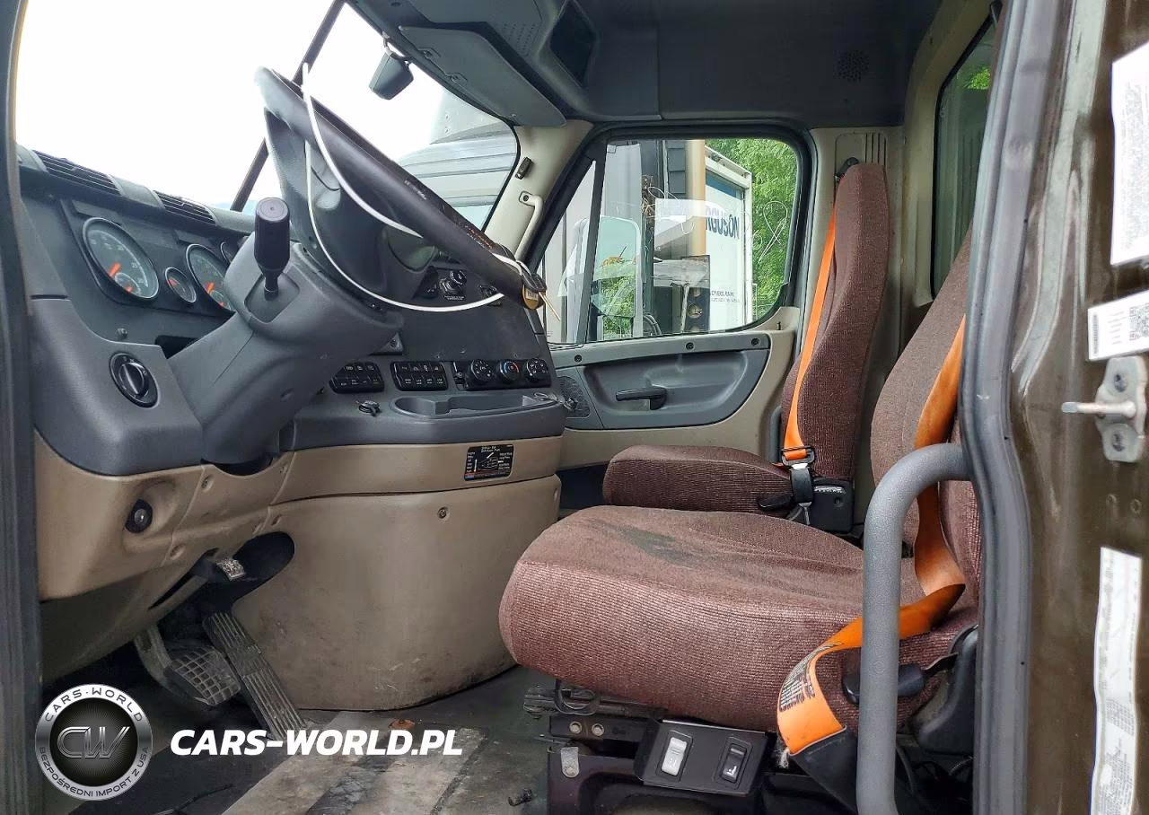 2017 Freightliner Cascadia 113 Truck Cab And Chassis VIN:1FUBGBDVXHLHH2268 - 7