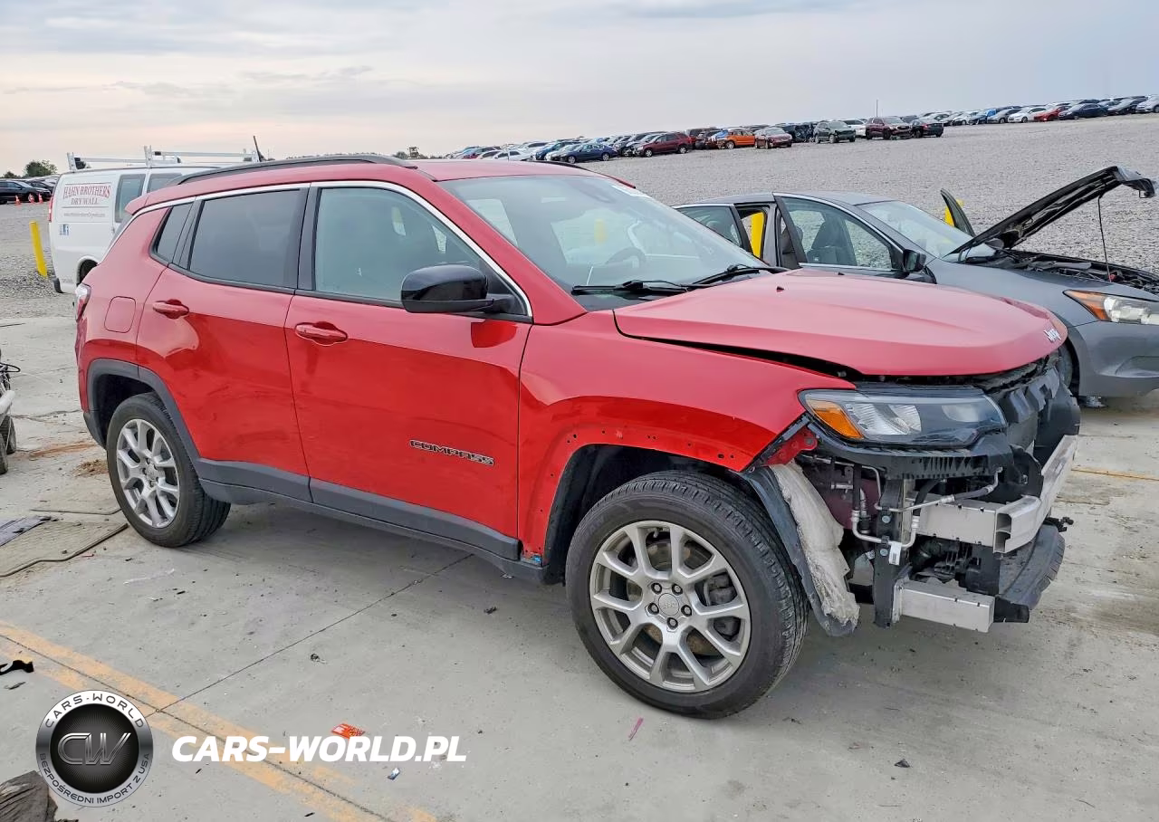 2024 Jeep Compass Latitude Lux VIN:3C4NJDFN7RT591165 - 4