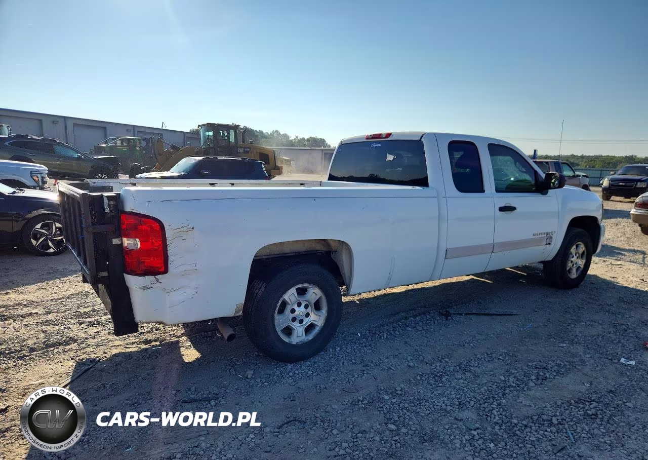 2008 Chevrolet Silverado C1500 VIN:1GCEC19098E106564 - 3