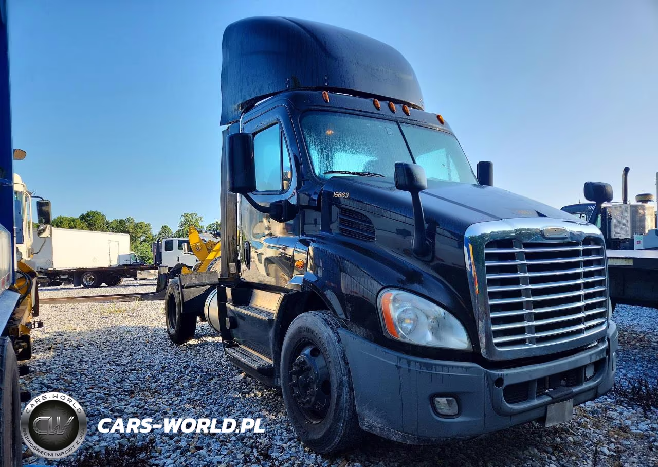 2017 Freightliner Cascadia 113 Semi Truck VIN:1FUBGBDV2HLHH2362 - 4