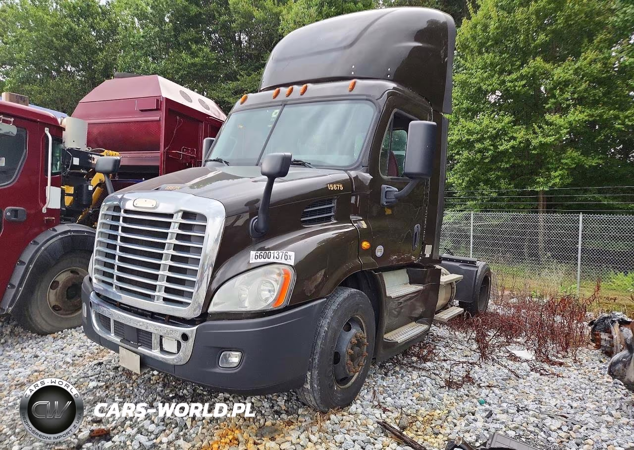 2017 Freightliner Cascadia 113 Semi Truck